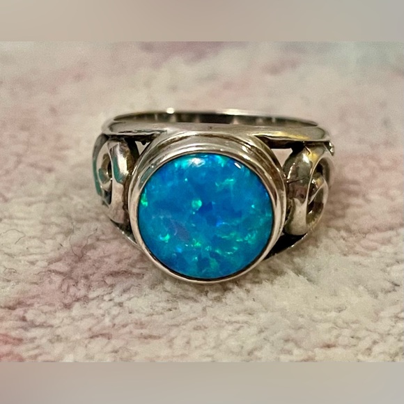 Gorgeous Blue Opal and Sterling Silver Ring Size 6 - Picture 2 of 10